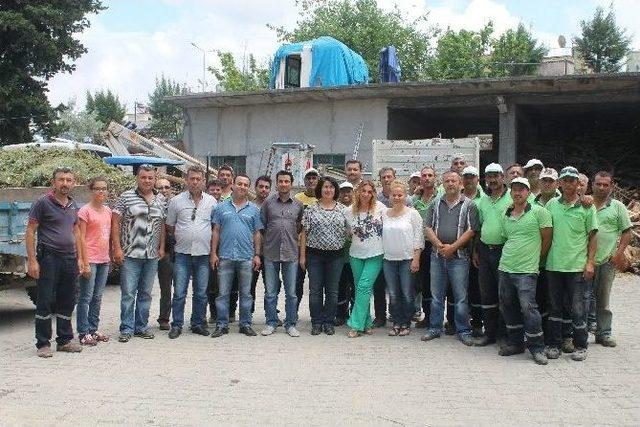 Kuşadası’ndaki Parklarda Bakım Çalışması Yapılıyor