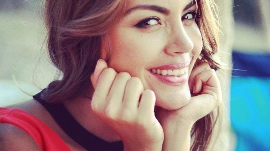 Beni Affet Dizisinin Bahar Kozan&rsquo;ı Nata Vega Outlet&rsquo;te