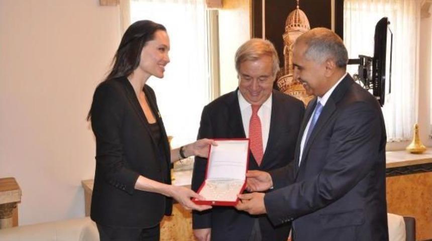 Angelina Jolie, Mardin Sokaklarında (2)