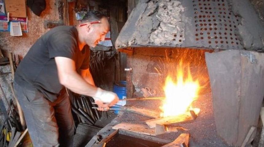 Ramazan&rsquo;da Demircilerin Sıcakla İmtihanı