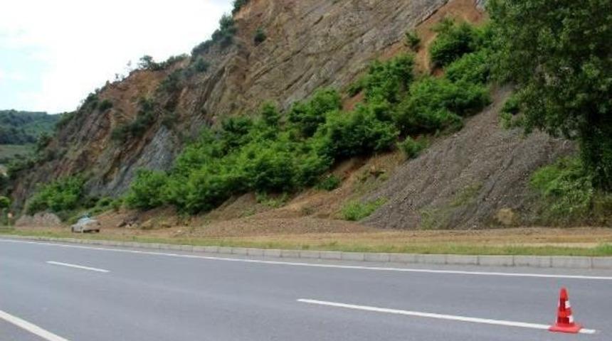 Zonguldak-İstanbul Yolunda Heyelan (2)