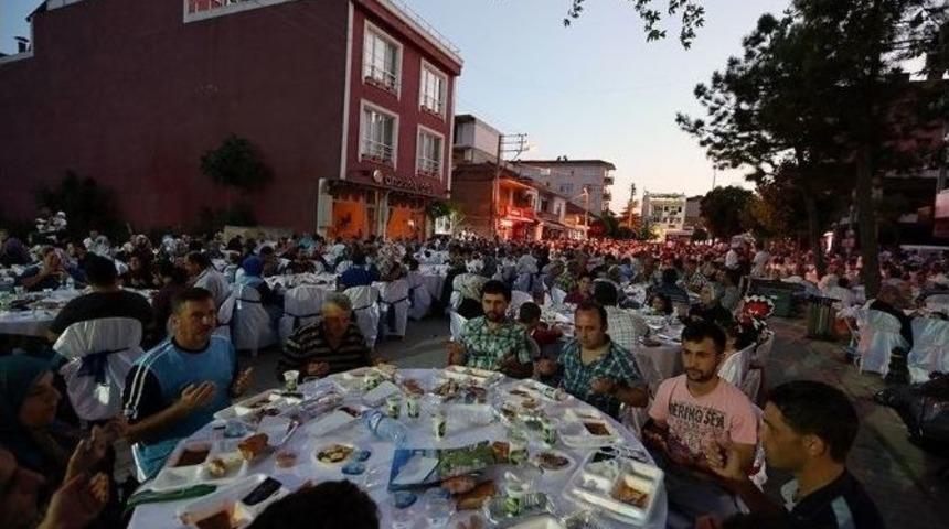 G&ouml;n&uuml;l Sofraları Pamukova&rsquo;da Kuruluyor