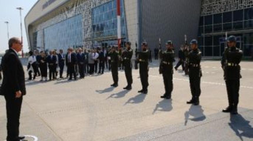 Cumhurbaşkanı Erdoğan, Midyat&rsquo;ta Stk Temsilcileri İle Bir Araya Geldi