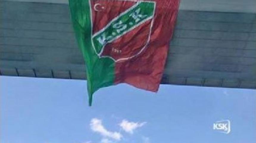 Karşıyaka Bayrağı İstanbul Boğazi&ccedil;i K&ouml;pr&uuml;s&uuml;'nde