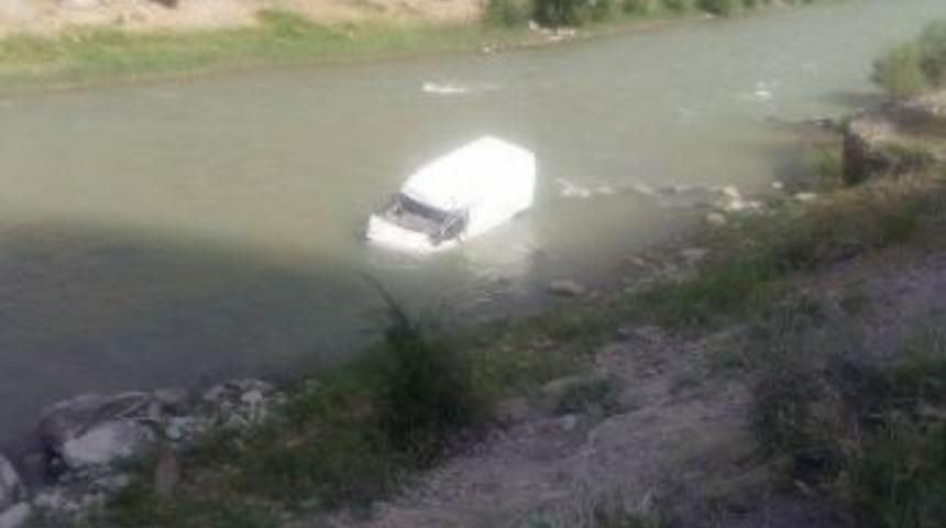 Ara&ccedil; Zap Suyu&rsquo;na U&ccedil;tu: 2 Yaralı