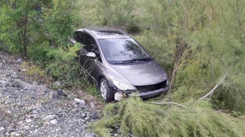 Otomobil &Ccedil;alılıklara U&ccedil;tu