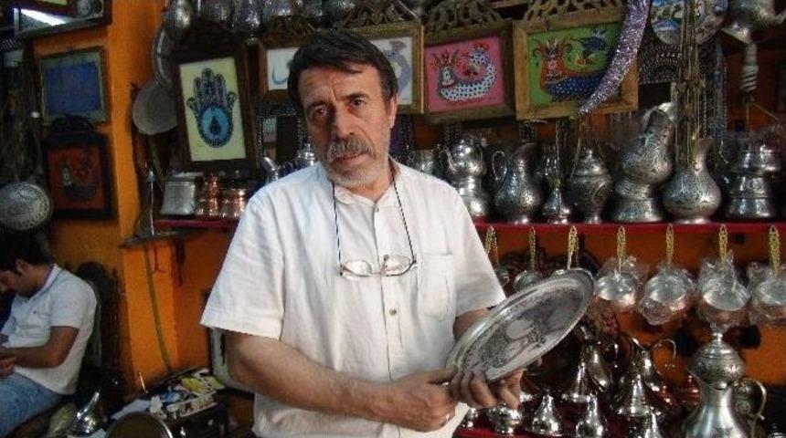 Alışveriş Yaptığı D&uuml;kkan Sahibi, D&uuml;nyaca &Uuml;nl&uuml; Starı Tanımadı