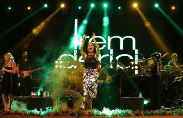 İrem Derici Mersin'i Salladı