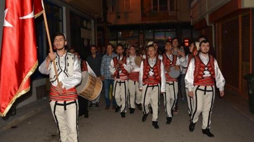 Sahur Vaktinde Rumeli Usul&uuml; Eğlence