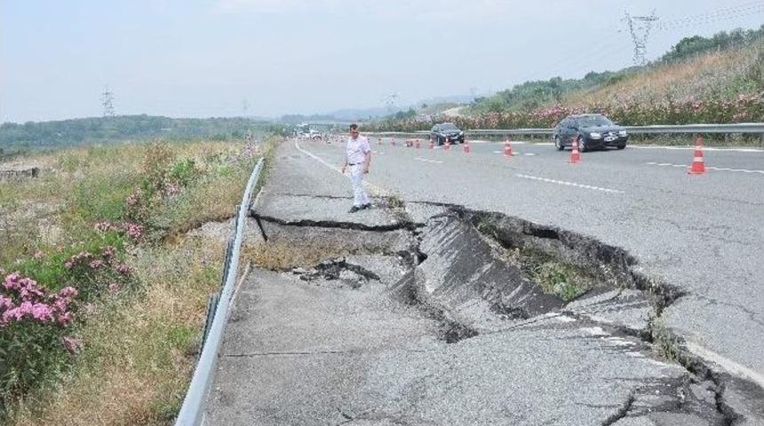 Bursa Otobanı&rsquo;nda B&uuml;y&uuml;k Tehlike...