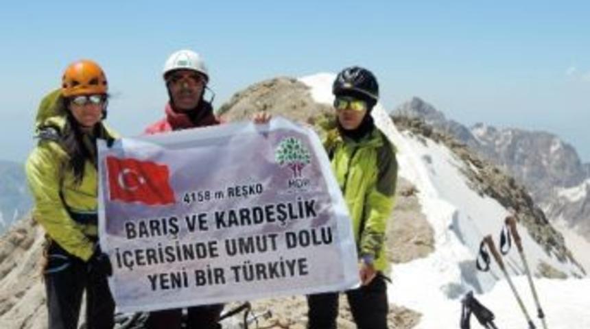 (&ouml;zel Haber) 4 Bin 158 Rakımlı Reşko Dağında Barış Ve Kardeşlik Mesajı