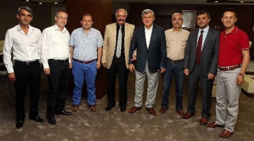Karaosmanoğlu, Kocaeli Hemşeri Dernekleri Federasyonunu Kabul Etti