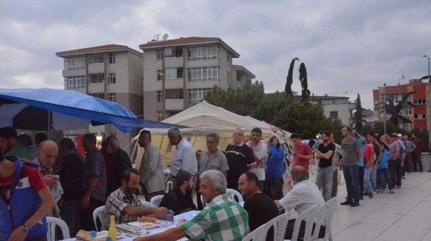 Ortahisar Belediyesi G&uuml;nde 2 Bin 500 Kişiye İftar Veriyor