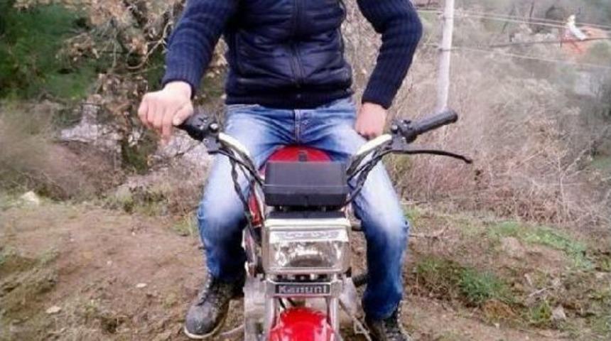 Kazada &Ouml;len Motosikletli Gen&ccedil; Toprağa Verildi