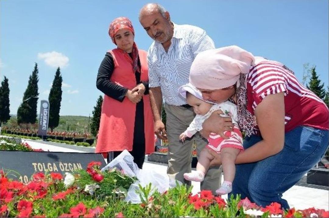 Y&uuml;rekleri Yakan Babalar G&uuml;n&uuml; Kutlaması