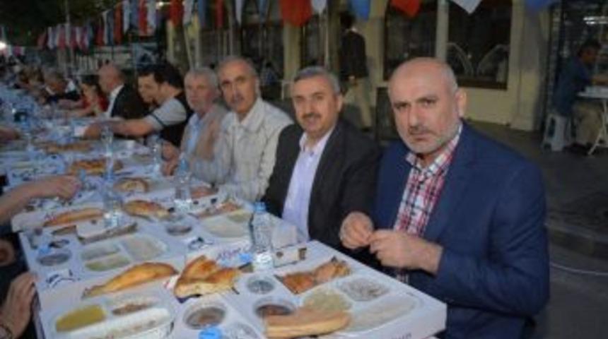 K&ouml;rfez Belediyesi Mahalle İftarlarına Devam Ediyor