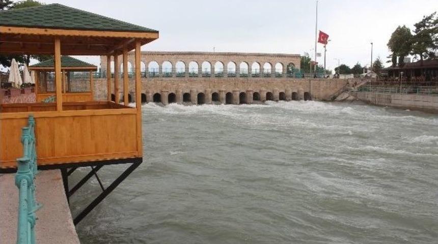 Beyşehir G&ouml;l&uuml; Konya Ovası&rsquo;nı Besliyor
