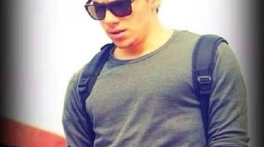 Babalar G&uuml;n&uuml;'nde Oğlunu Toprağa Verdi