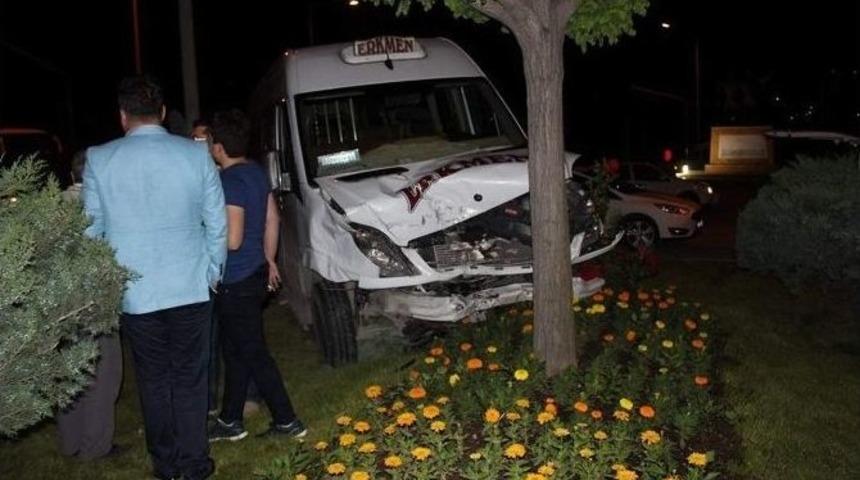 Afyonkarahisar&rsquo;da Trafik Kazası: 5 Yaralı