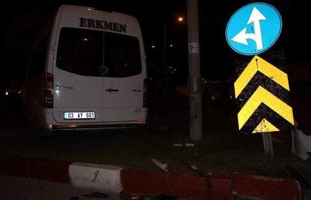 Afyonkarahisar’da Trafik Kazası: 5 Yaralı