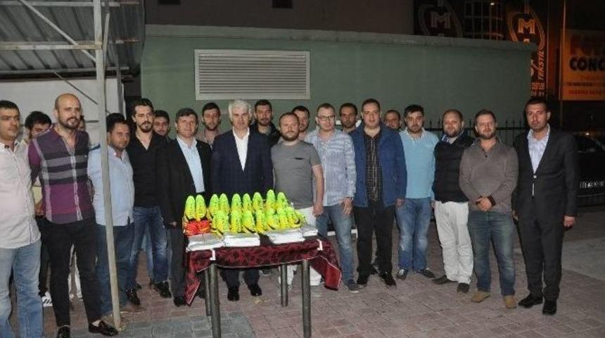 Amat&ouml;r Spor Kul&uuml;plerine Krampon Desteği