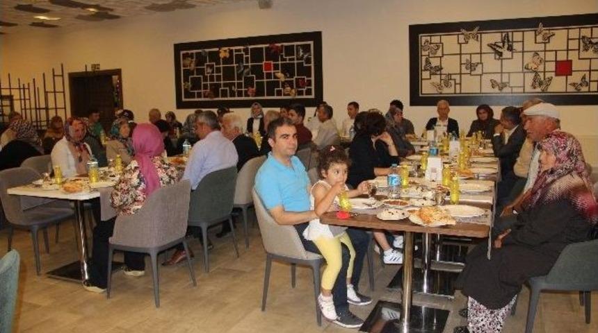 &Ccedil;an&rsquo;da Şehit Ailelerine İftar Yemeği
