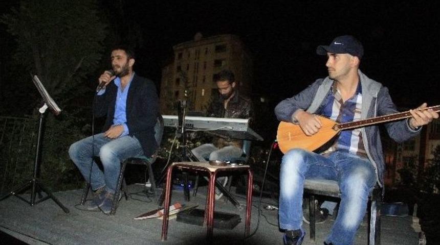 Valilik Parkı Canlı M&uuml;zik Hizmeti Vermeye Başladı