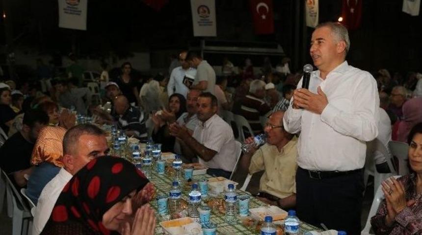Başkan Zolan Karaman&rsquo;da D&uuml;zenlenen İftar Sofrasında Vatandaşlarla Buluştu