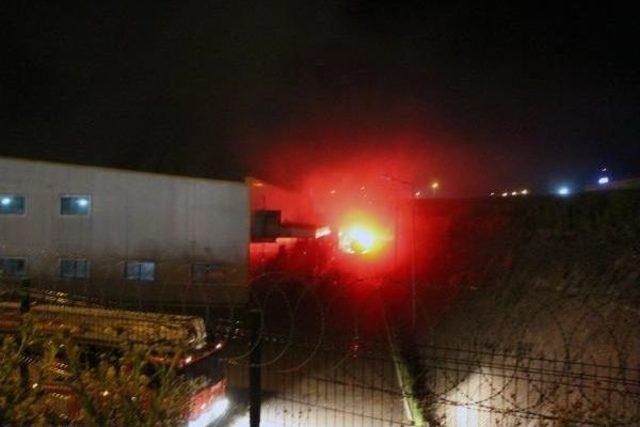 Terlik Fabrikasının Deposunda Yangın 1