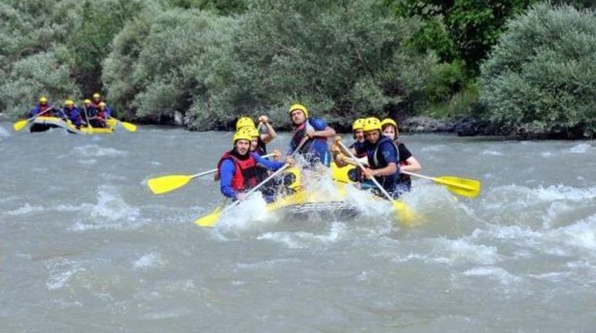 &Ccedil;atak'ta Rafting Heyecanı