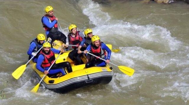 Çatak'ta Rafting Heyecanı