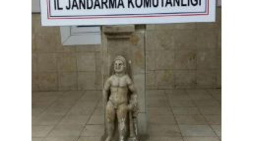 Marangoz At&ouml;lyesinde Roma D&ouml;nemi Heykel Ele Ge&ccedil;irildi