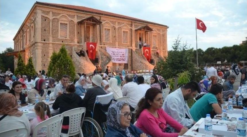 3 Bin Kişi Gelibolu Mevlevihanesinde İftar A&ccedil;tı