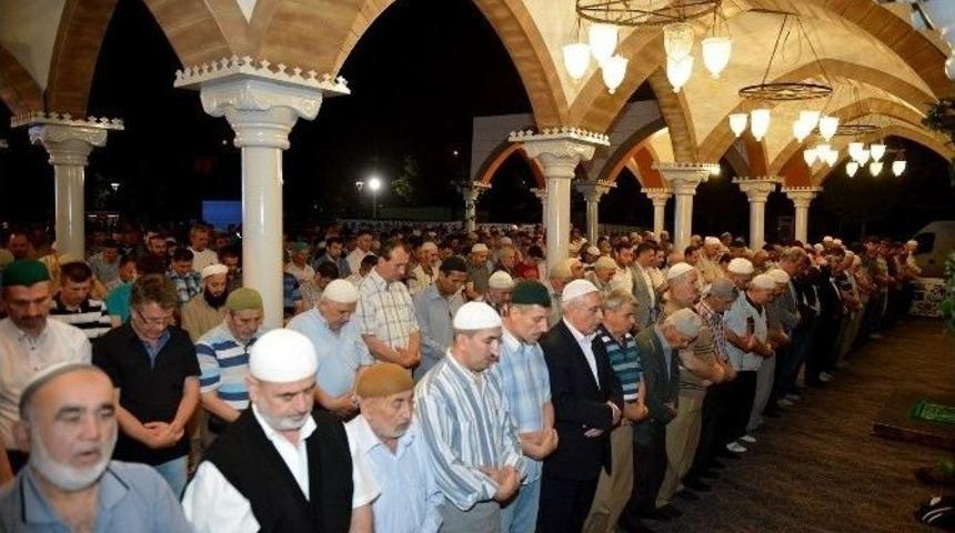 Enderun Usul&uuml; Teravih Namazı