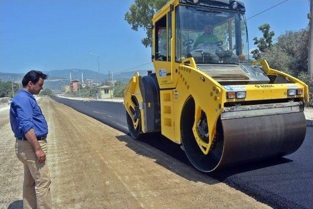 Demre&rsquo;de Sıcak Asfalt &Ccedil;alışmaları Devam Ediyor 1