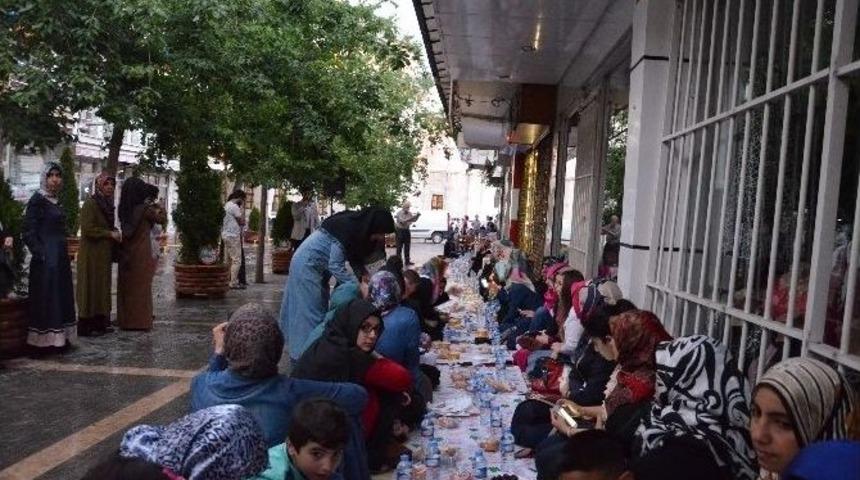 İhh Malatya Şubesi&rsquo;nden, &Uuml;mmet İftarı