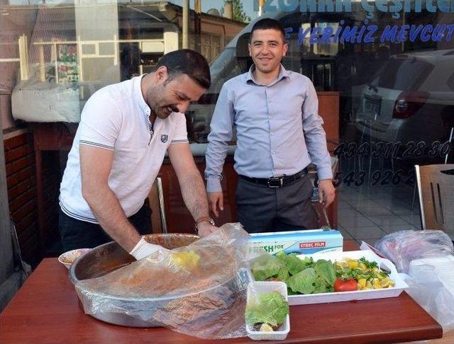 Ramazan’da Çiğ Köfte Ekmek Kapısı Oldu