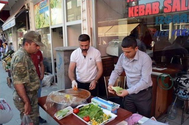 Ramazan’da Çiğ Köfte Ekmek Kapısı Oldu