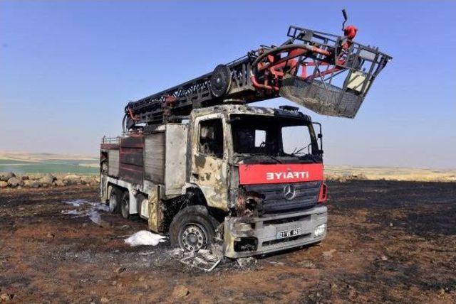 Anız Yangınına Müdahale Eden Itfaiye Aracı Yandı 2