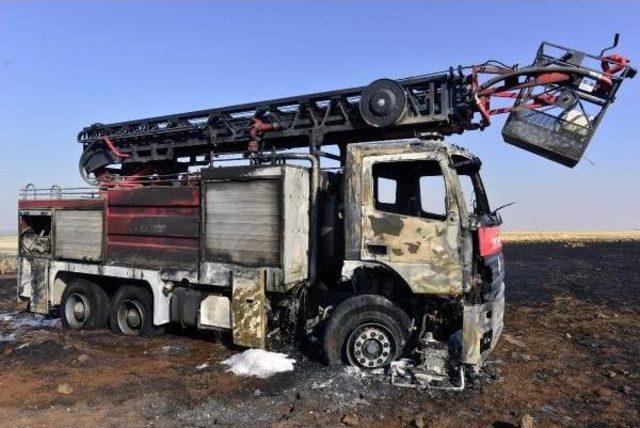 Anız Yangınına Müdahale Eden Itfaiye Aracı Yandı 3