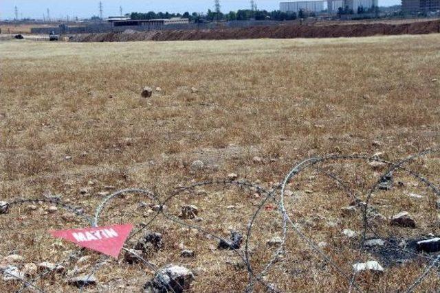 Nusaybin de Suriye Sınırına Hendek Kazılıyor 1