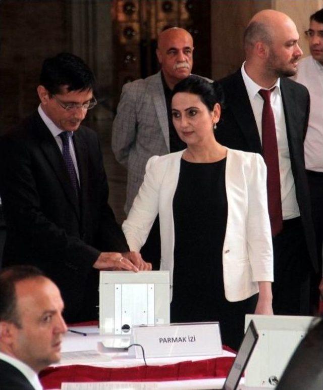 Hdp Eş Genel Başkanı Figen Yüksekdağ: 1
