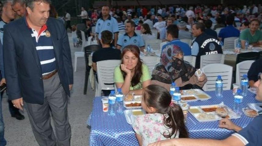 Laleli Mahallesi Sakinleri Başkan &Ccedil;er&ccedil;i İle İftar A&ccedil;tı