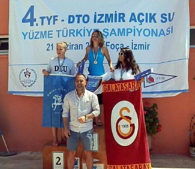 Türkiye Açık Su Yüzme Şampiyonası Foça'da Yapıldı