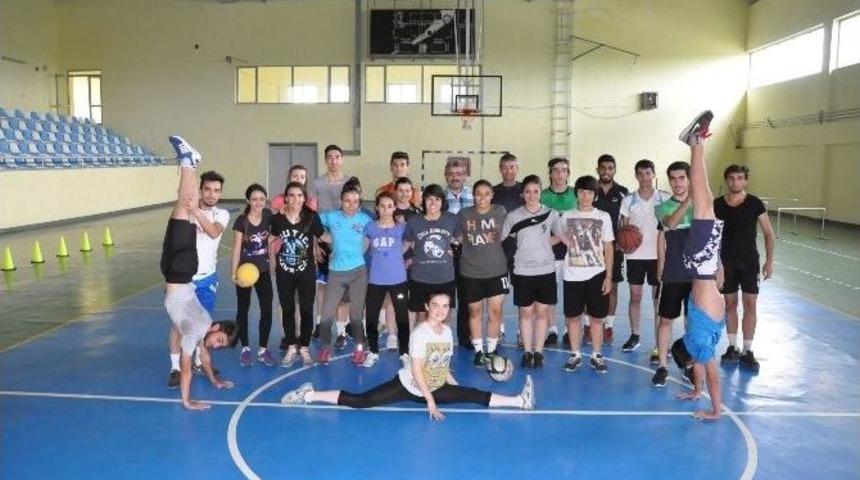 Başkan Alıcık&rsquo;tan Besyo&rsquo;ya Hazırlanan &Ouml;ğrencilere Destek