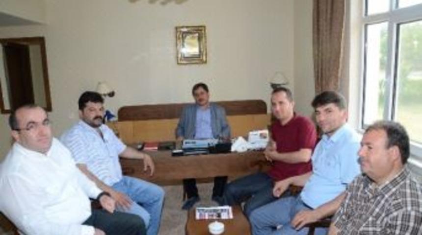 Başkan Eser, M&uuml;teahhitlerle Bir Araya Geldi