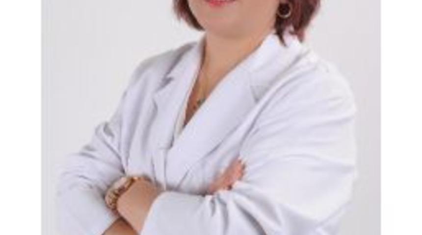 Op.dr. Balkay: Yazın Hamileler G&uuml;nde 2.5 Litre Su T&uuml;ketmeli