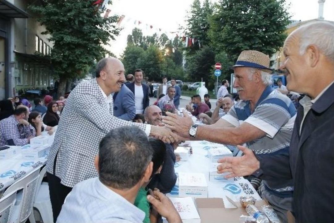 Sultangazi&rsquo;de Sokak İftarları