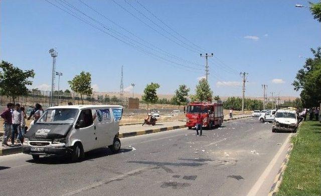 Gaziantep&rsquo;te Zincirleme Trafik Kazası 1