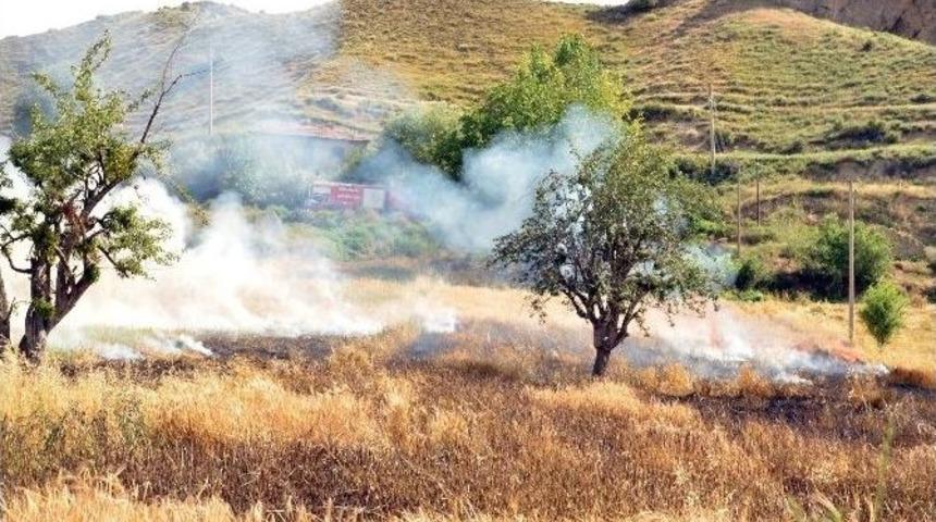 Osmancık&rsquo;ta Arpa Tarlası Yandı